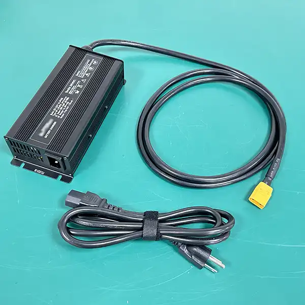 Electric Scooter Charger 14.6V 15A For 4S LiFePO4 Battery