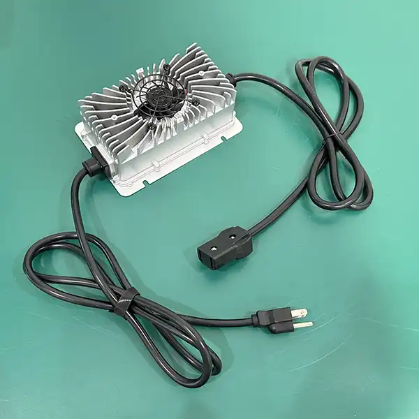 On-board Electric Tricycle Rickshaw 60V 10A Lead Acid Battery Charger